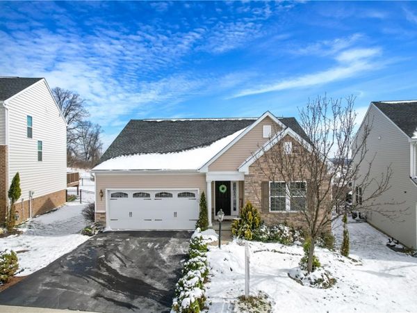 1108 Raymond Dr, Oakdale, PA 15071