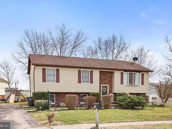 22 DOGWOOD LANE, HANOVER, PA 17331