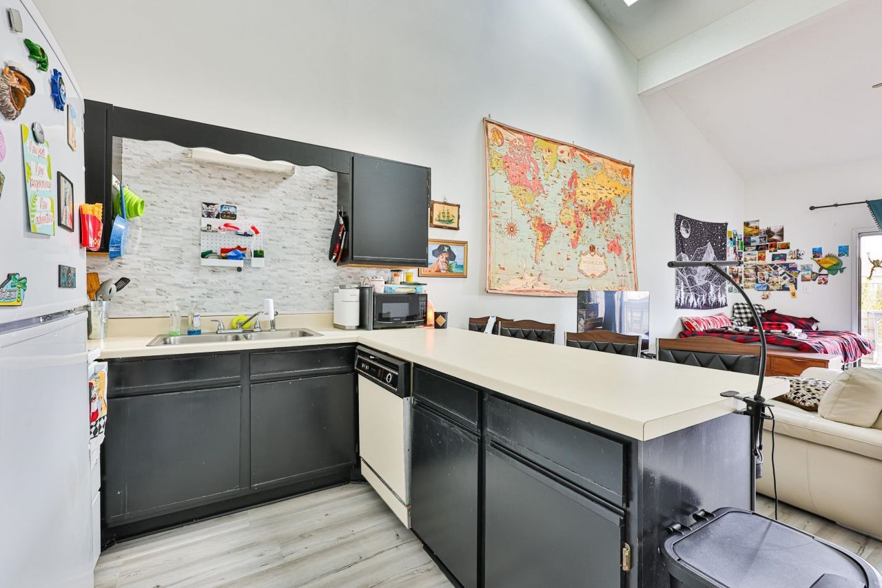 1891 Colony Dr. Photo 11