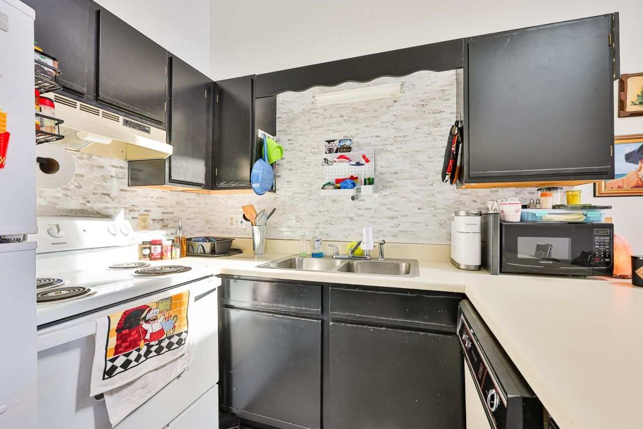 1891 Colony Dr. Photo 12