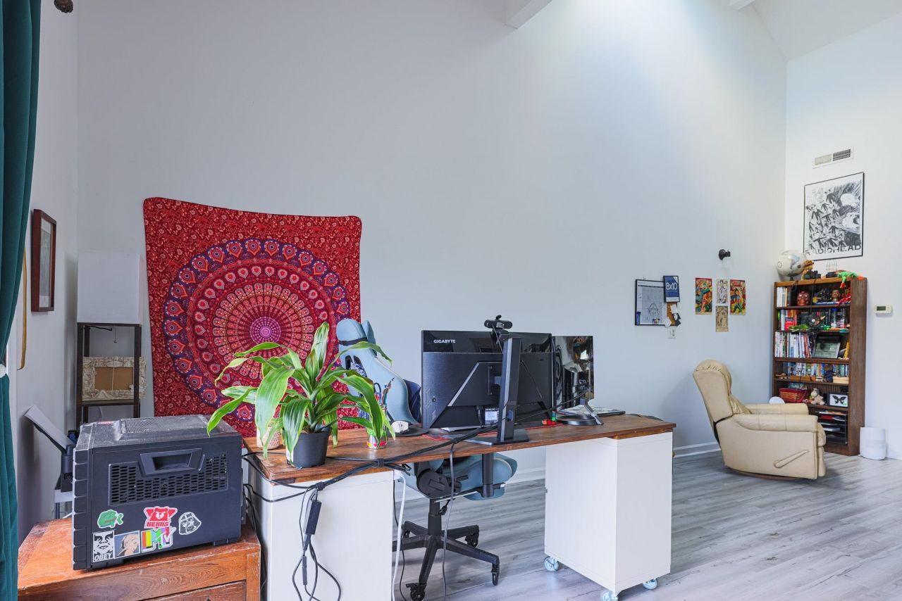 1891 Colony Dr. Photo 6