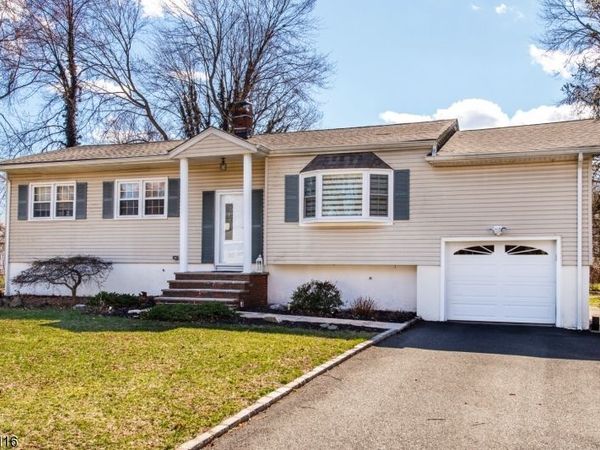 29 Long Acres Rd, Fairfield, NJ 07004