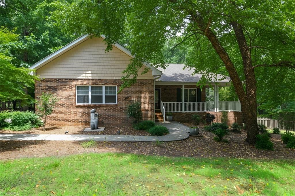 521 Dogwood Drive, Liberty, NC 27298 Main Photo