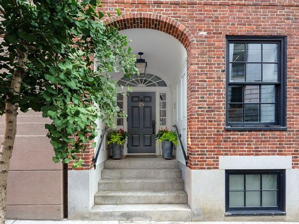 32 Derne St, Unit 2C, Boston, MA 02114