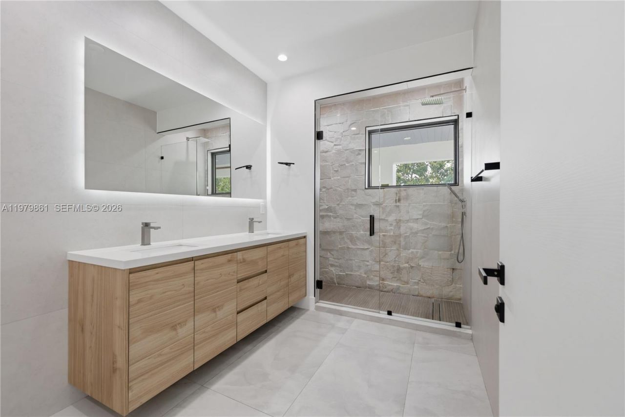 609 NE 8th Ave, Unit B, Fort Lauderdale, FL 33304 Photo