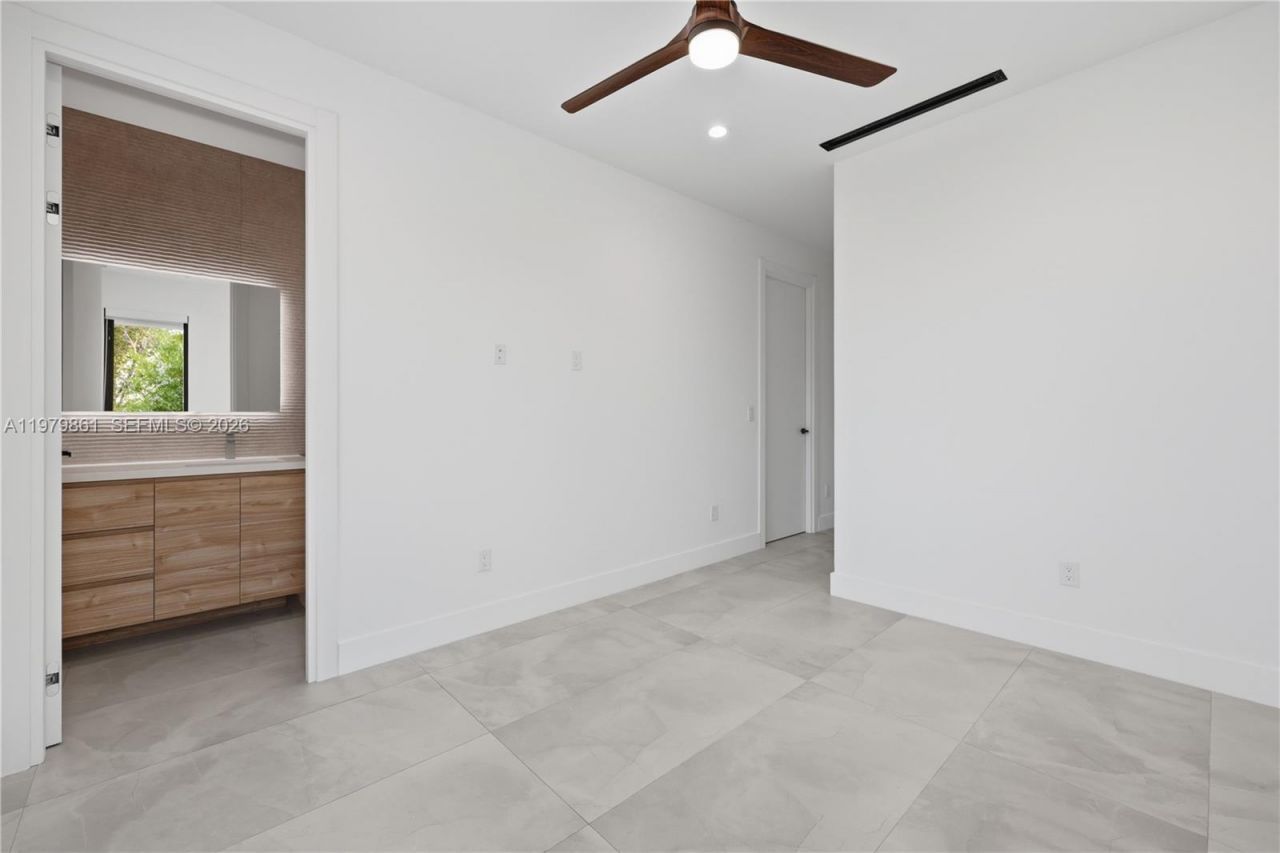 609 NE 8th Ave, Unit B, Fort Lauderdale, FL 33304 Photo