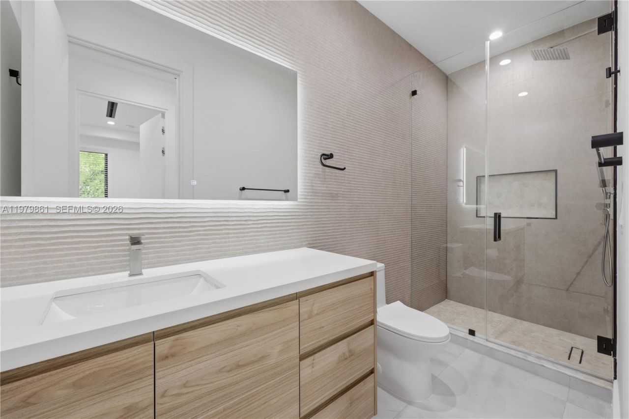 609 NE 8th Ave, Unit B, Fort Lauderdale, FL 33304 Photo