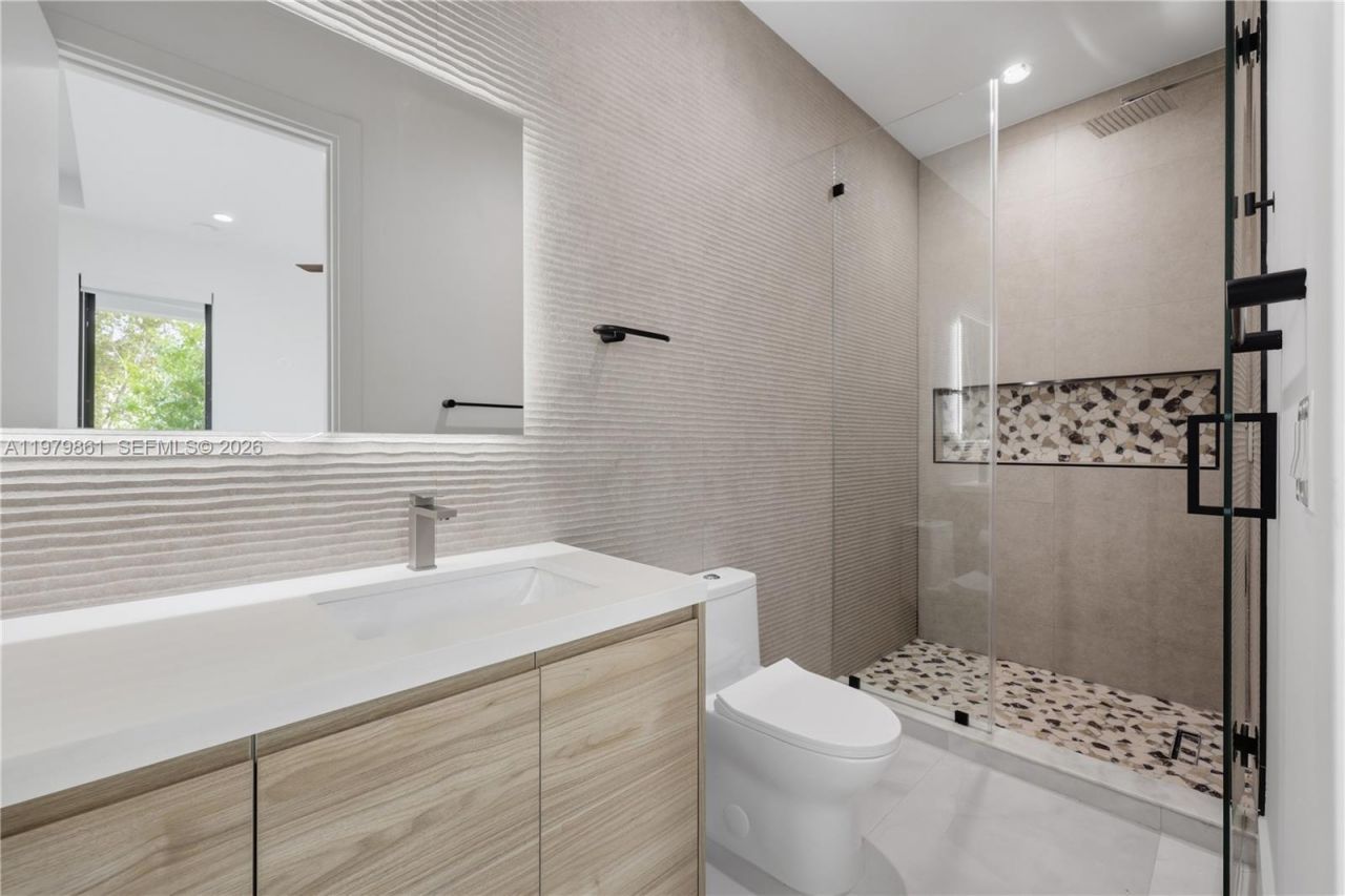 609 NE 8th Ave, Unit B, Fort Lauderdale, FL 33304 Photo