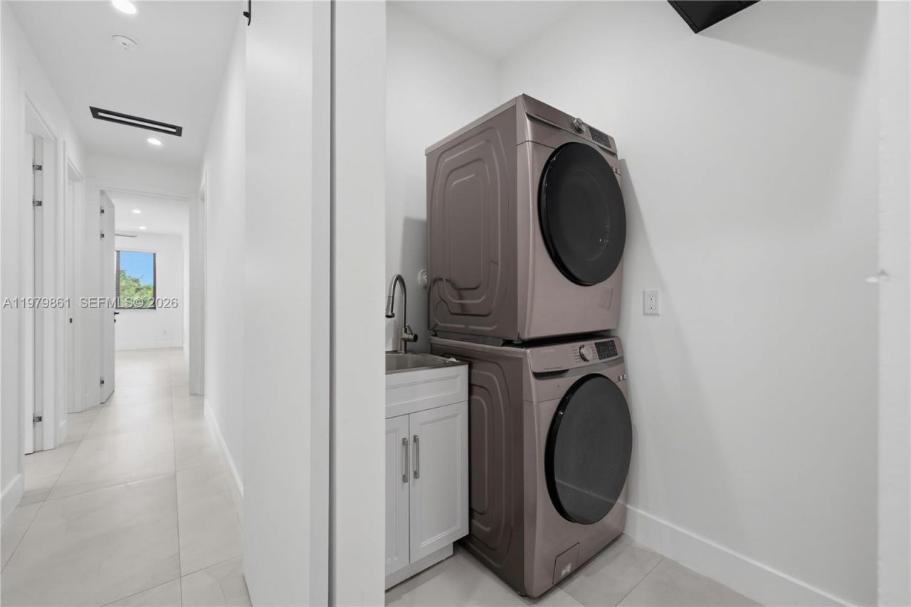 609 NE 8th Ave, Unit B, Fort Lauderdale, FL 33304 Photo