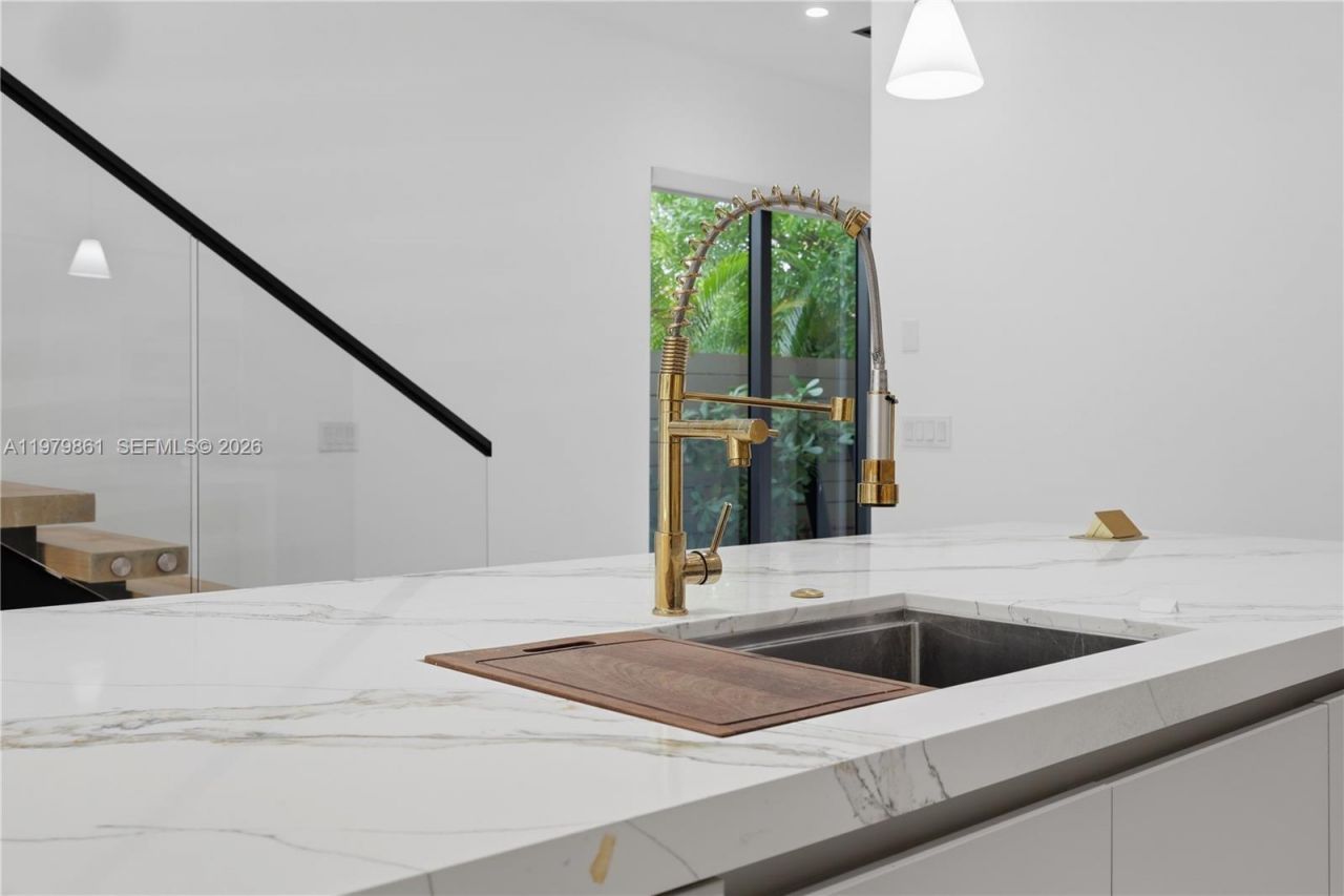 609 NE 8th Ave, Unit B, Fort Lauderdale, FL 33304 Photo