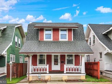 939 WAYNE AVENUE, YORK, PA 17403