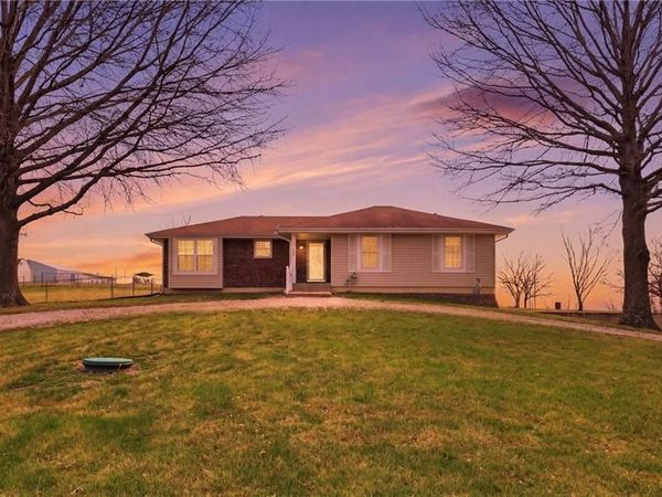 3111 S Fields Road, Oak Grove, MO 64075