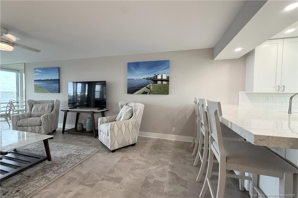 1950 SW Palm City Road, Unit 14-305, Stuart, FL 34994 Photo