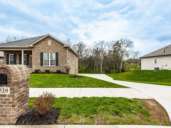 520 Dottie Dr, Gallatin, TN 37066