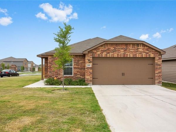 201 Crescent Park dr, Jarrell, TX 76537