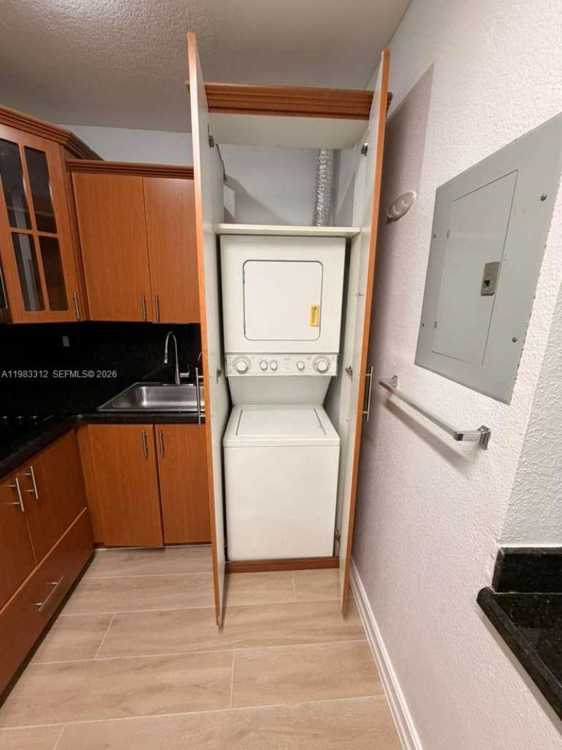 7928 Harding Ave , Unit 8, Miami Beach, FL 33141 Photo