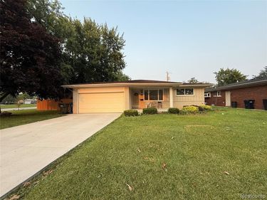 36850 English Drive, Sterling Heights, MI 48310