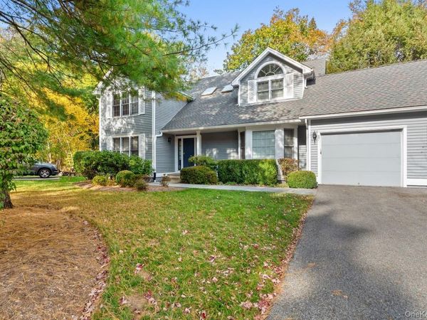 57 Old Town Crossing, Mount Kisco, NY 10549