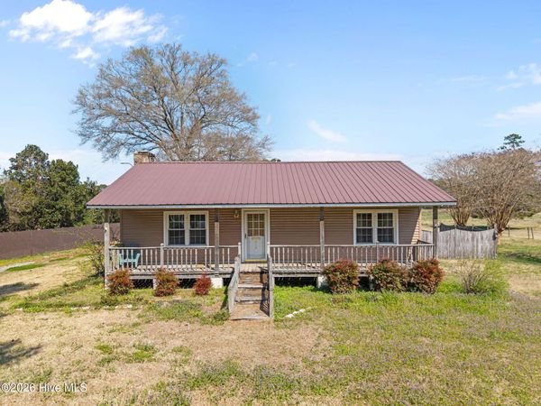 215 Harding Road , Chocowinity, NC 27817