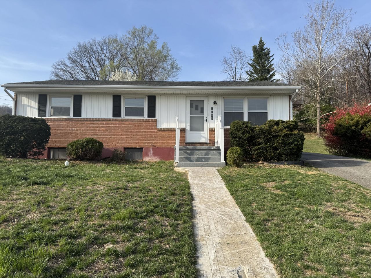 1407 Longview Ave, Salem, VA 24153 Main Photo