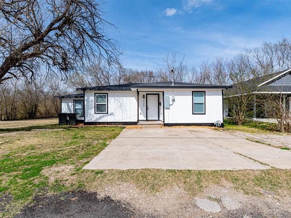 1112 Marshall Street, Greenville, TX 75401