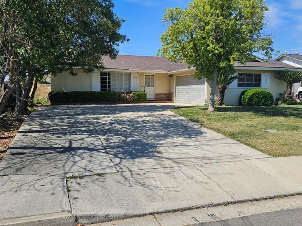 3012 Fordham Street, Bakersfield, CA 93305
