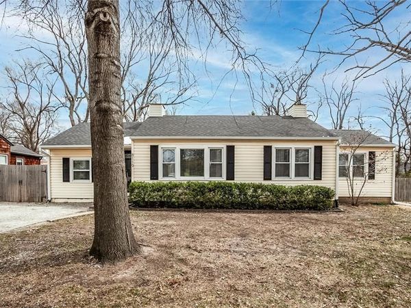 8119 Antioch Road, Overland Park, KS 66204