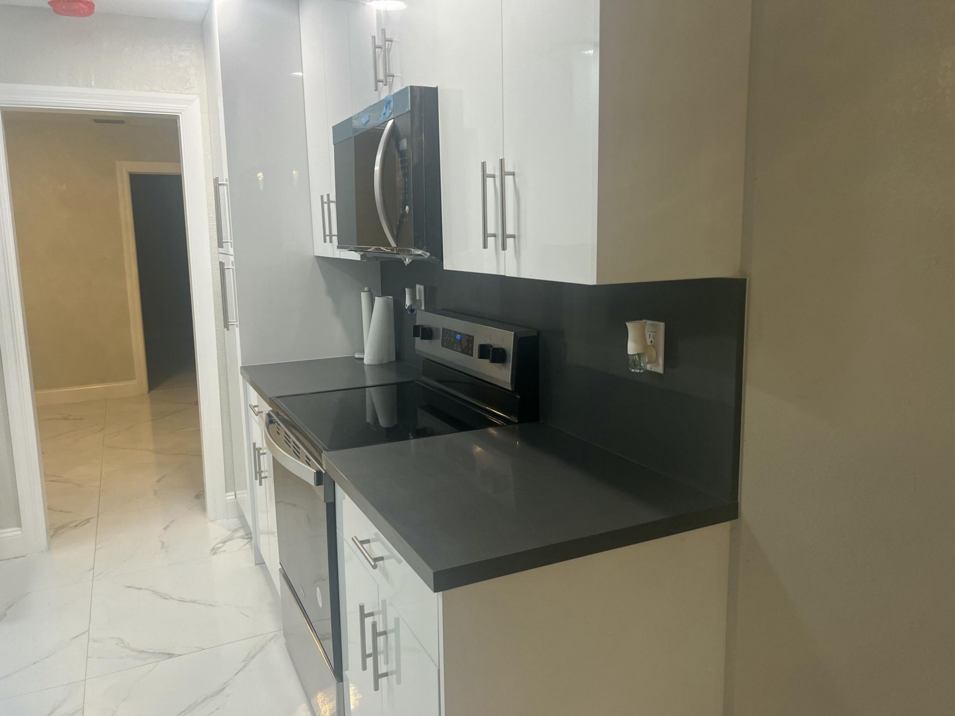 4680 NW 39th Street, Lauderdale Lakes, FL 33319 Photo