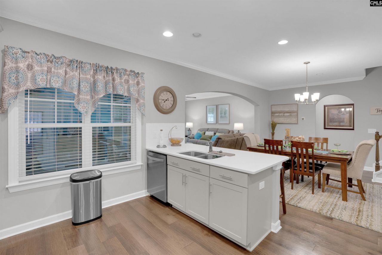 719 Long Iron Lane Photo 11