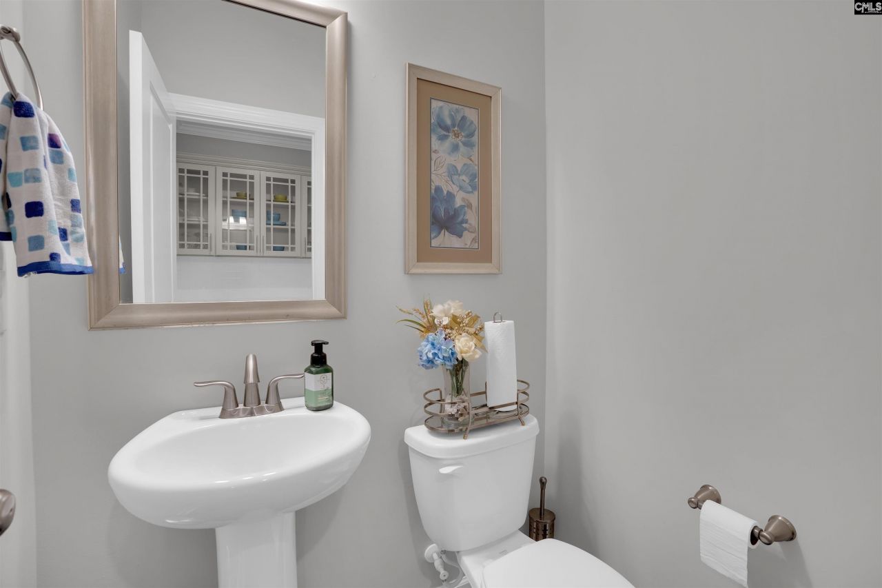 719 Long Iron Lane Photo 5