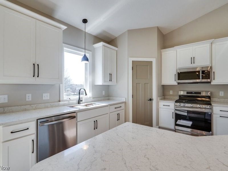 13969 N Highview Drive, Dalton, OH 44618 Photo 9