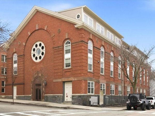 616 E 4th St, Unit 304, Boston, MA 02127