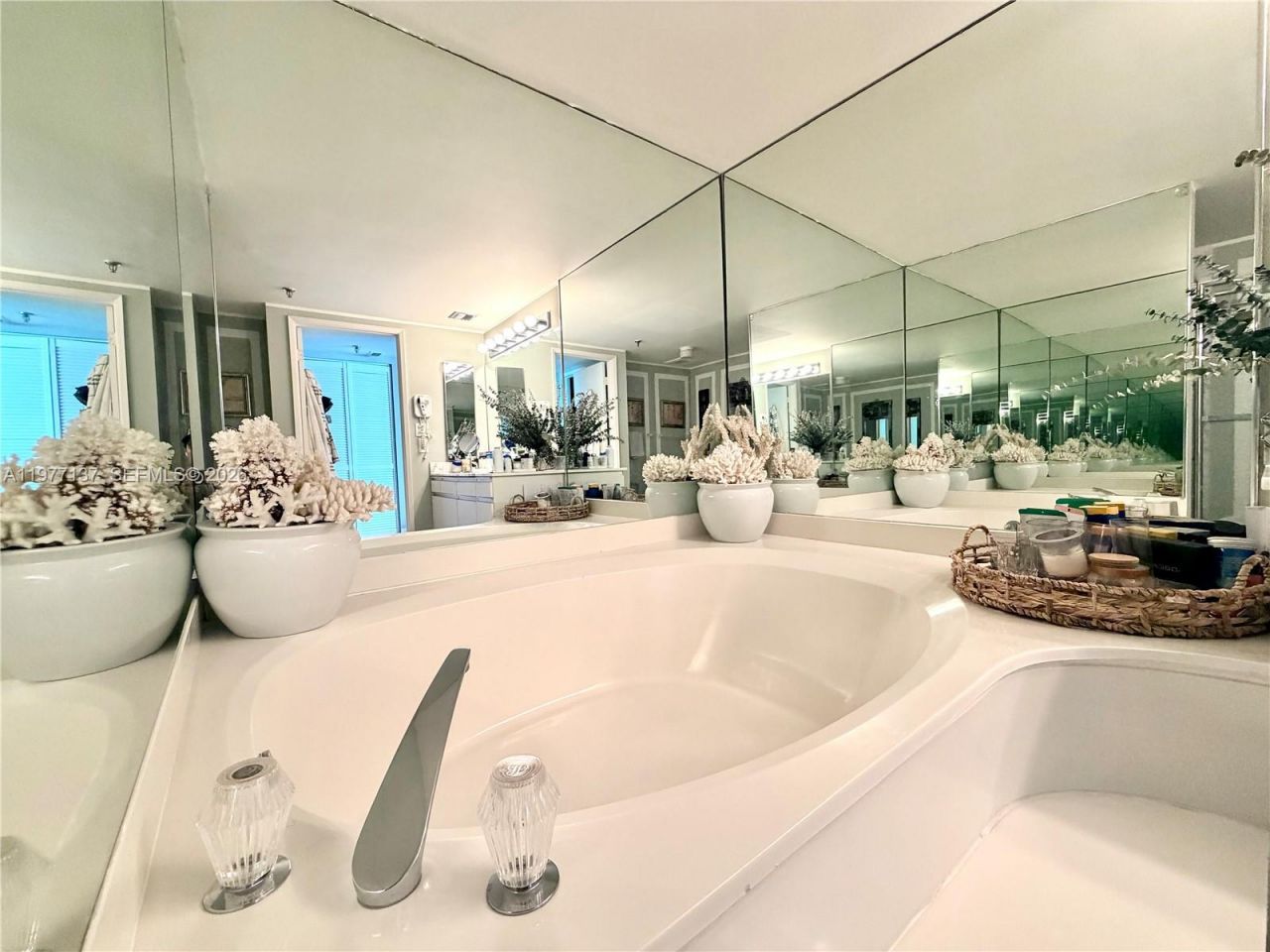 9 Island Ave, Unit 2304, Miami Beach, FL 33139 Photo