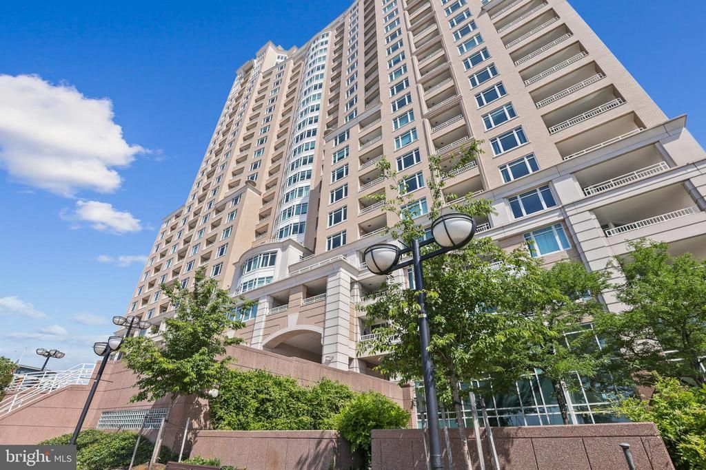 100 Harborview Drive, Unit 1801, Baltimore, MD 21230 Main Photo