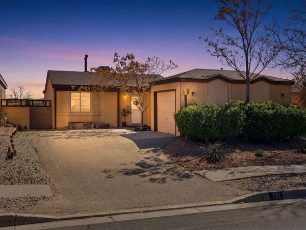 732 Rebecca Loop NE, Rio Rancho, NM 87144