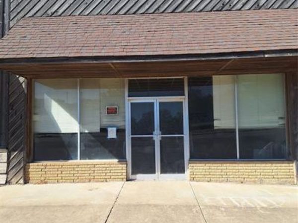 211 N Bdwy , Konawa, OK 74849