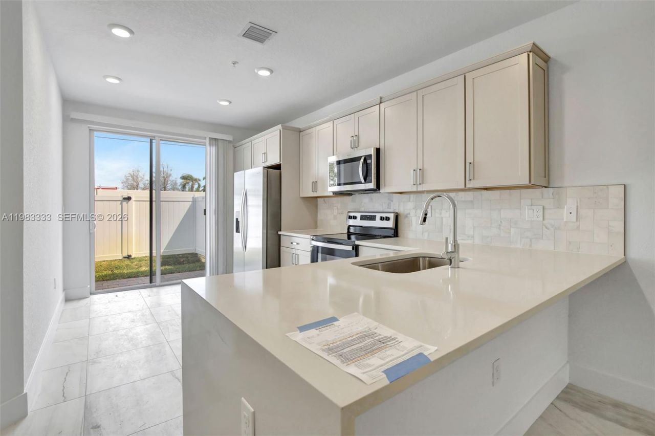 17149 SW 1st St, Unit 17149, Pembroke Pines, FL 33027 Photo