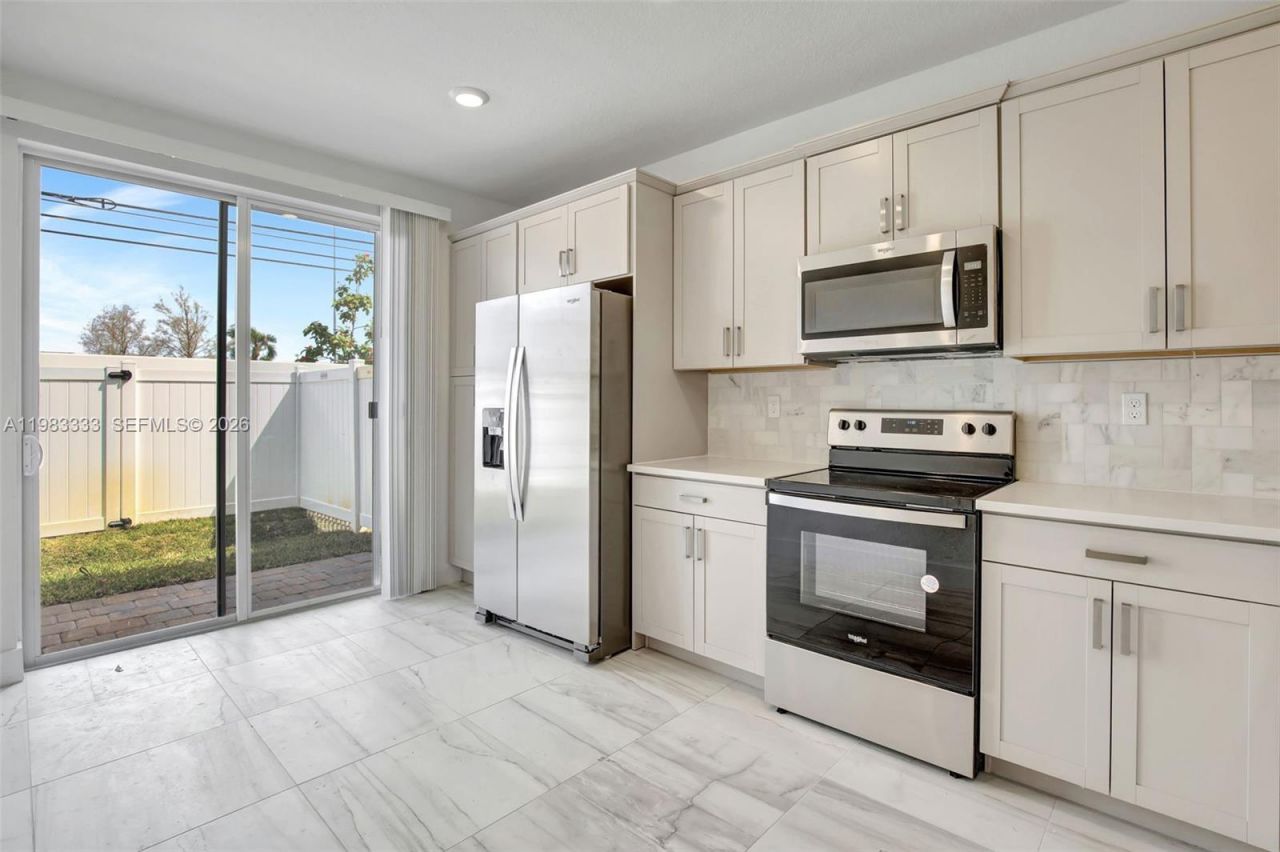 17149 SW 1st St, Unit 17149, Pembroke Pines, FL 33027 Photo