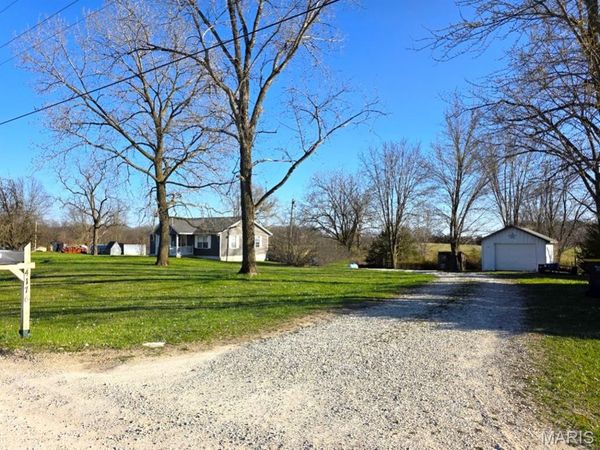 4176 County Road 216, Fulton, MO 65251