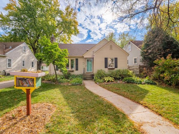 900 Hoyt Avenue W, Saint Paul, MN 55117