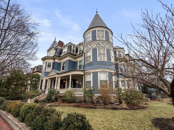 10 Chester St, Unit 7, Cambridge, MA 02140