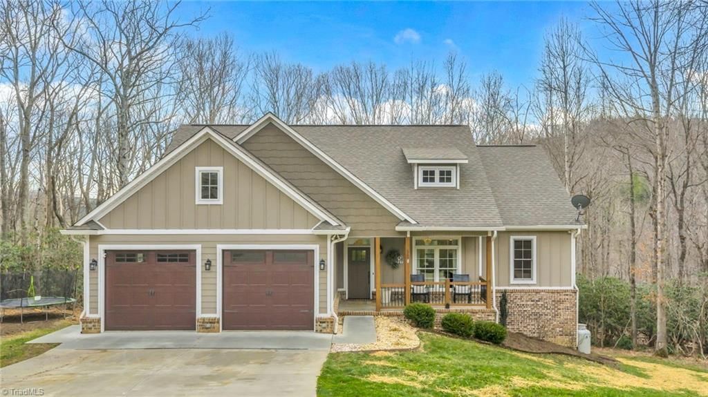 362 Fairway Oaks Drive , West Jefferson, NC 28694 Main Photo