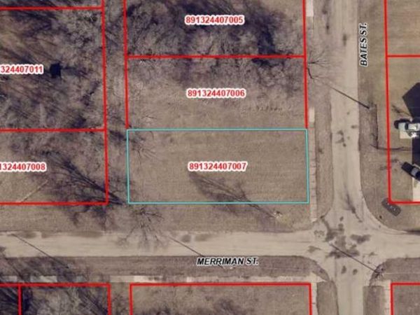 Bates Street Street, Waterloo, IA 50703