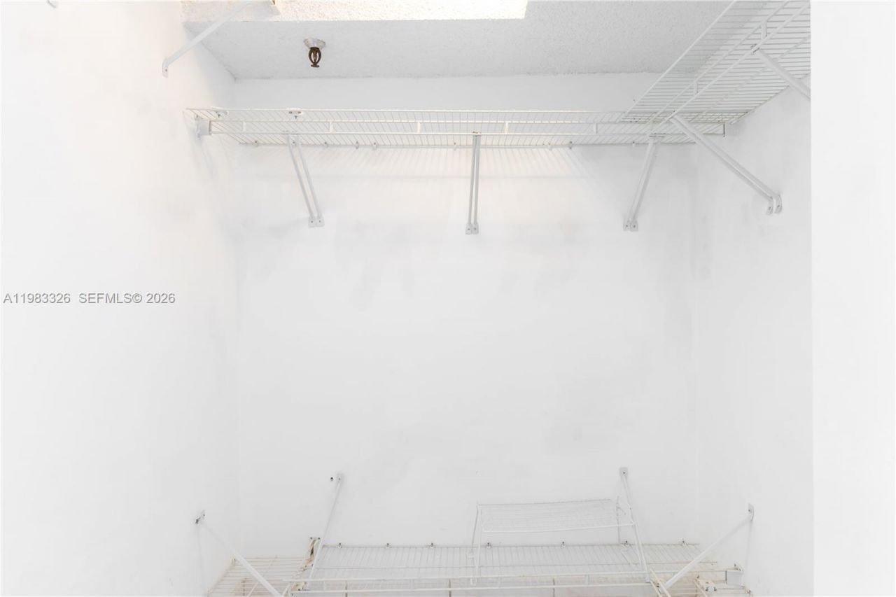 7933 West Dr, Unit 1025, North Bay Village, FL 33141 Photo