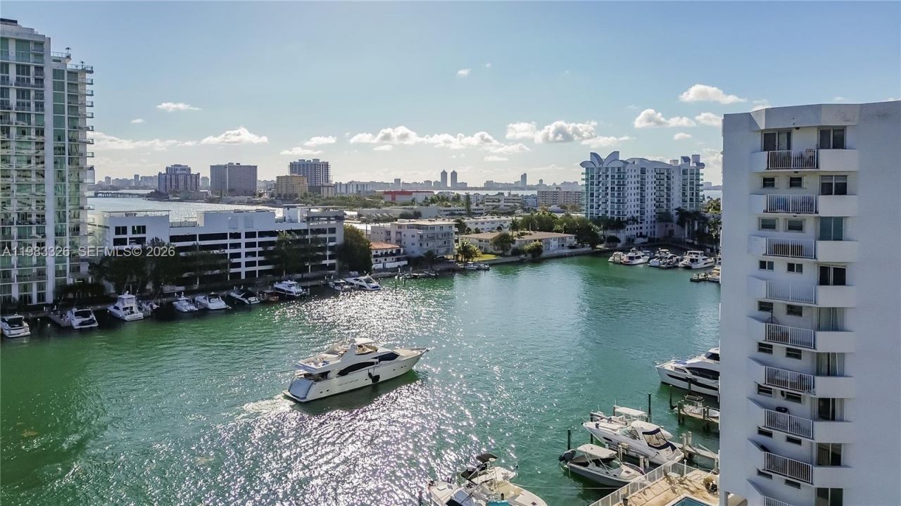 7933 West Dr, Unit 1025, North Bay Village, FL 33141 Photo