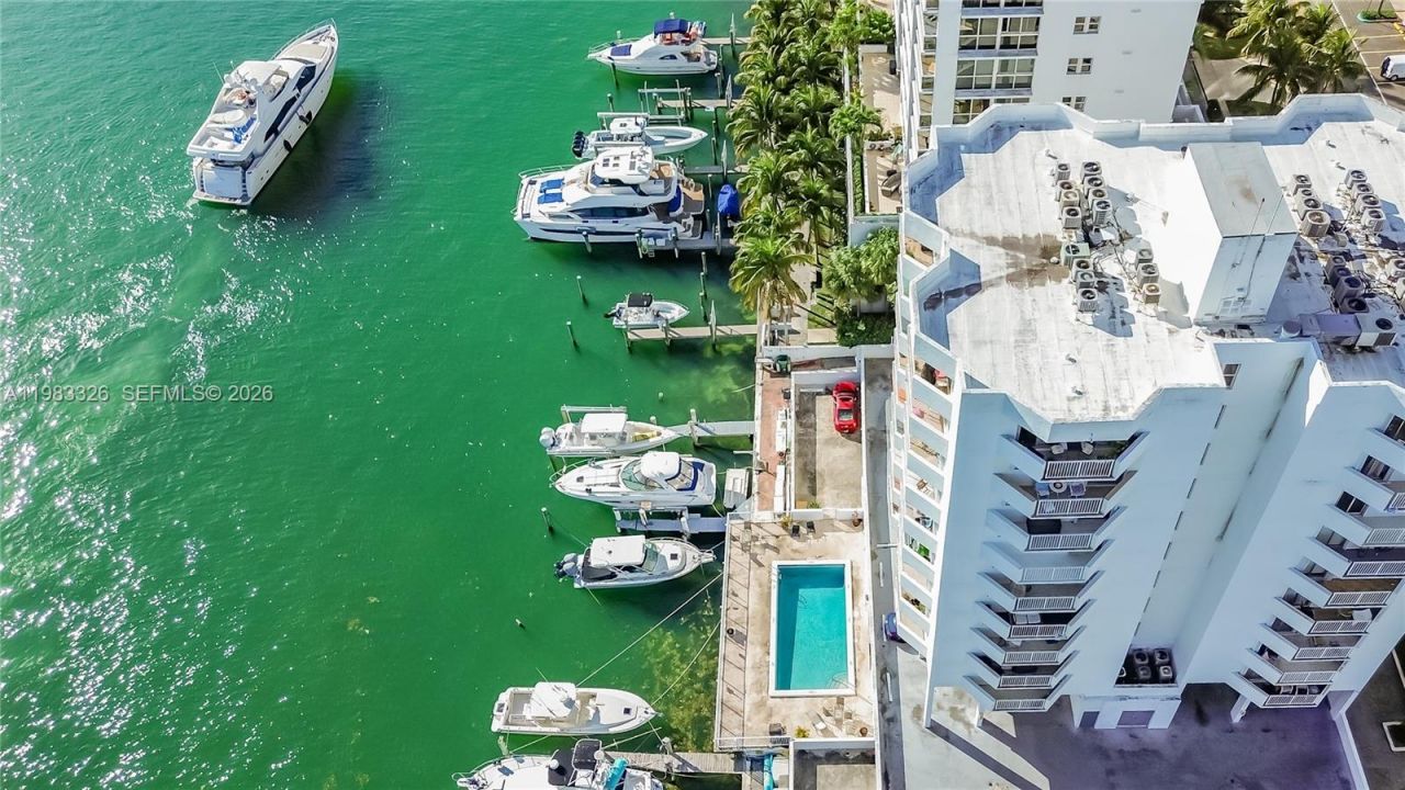 7933 West Dr, Unit 1025, North Bay Village, FL 33141 Photo