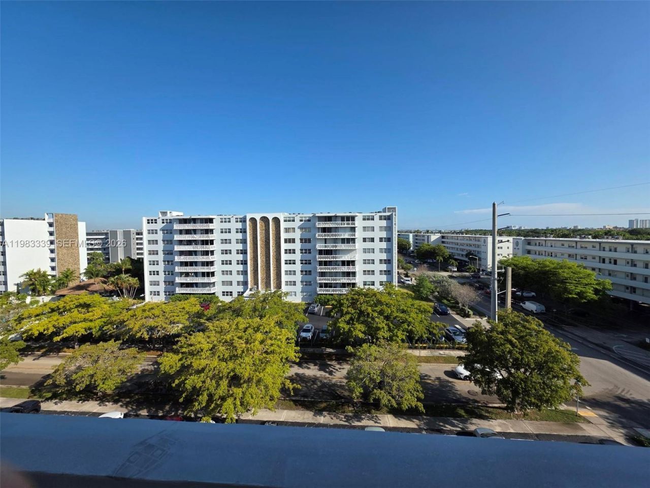 319 NE 14th Ave, Unit 702, Hallandale Beach, FL 33009 Photo