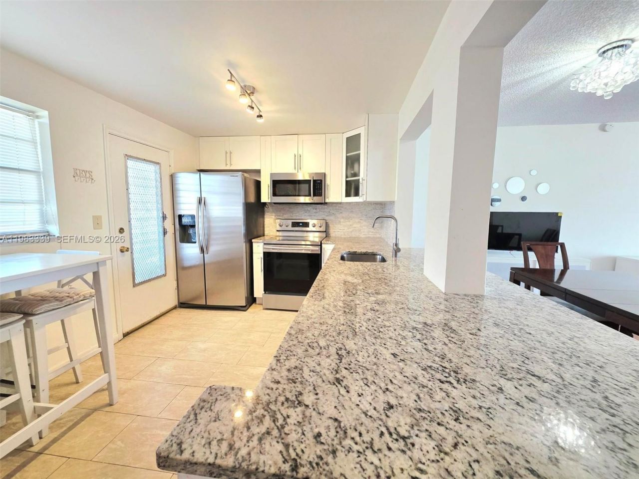 319 NE 14th Ave, Unit 702, Hallandale Beach, FL 33009 Photo