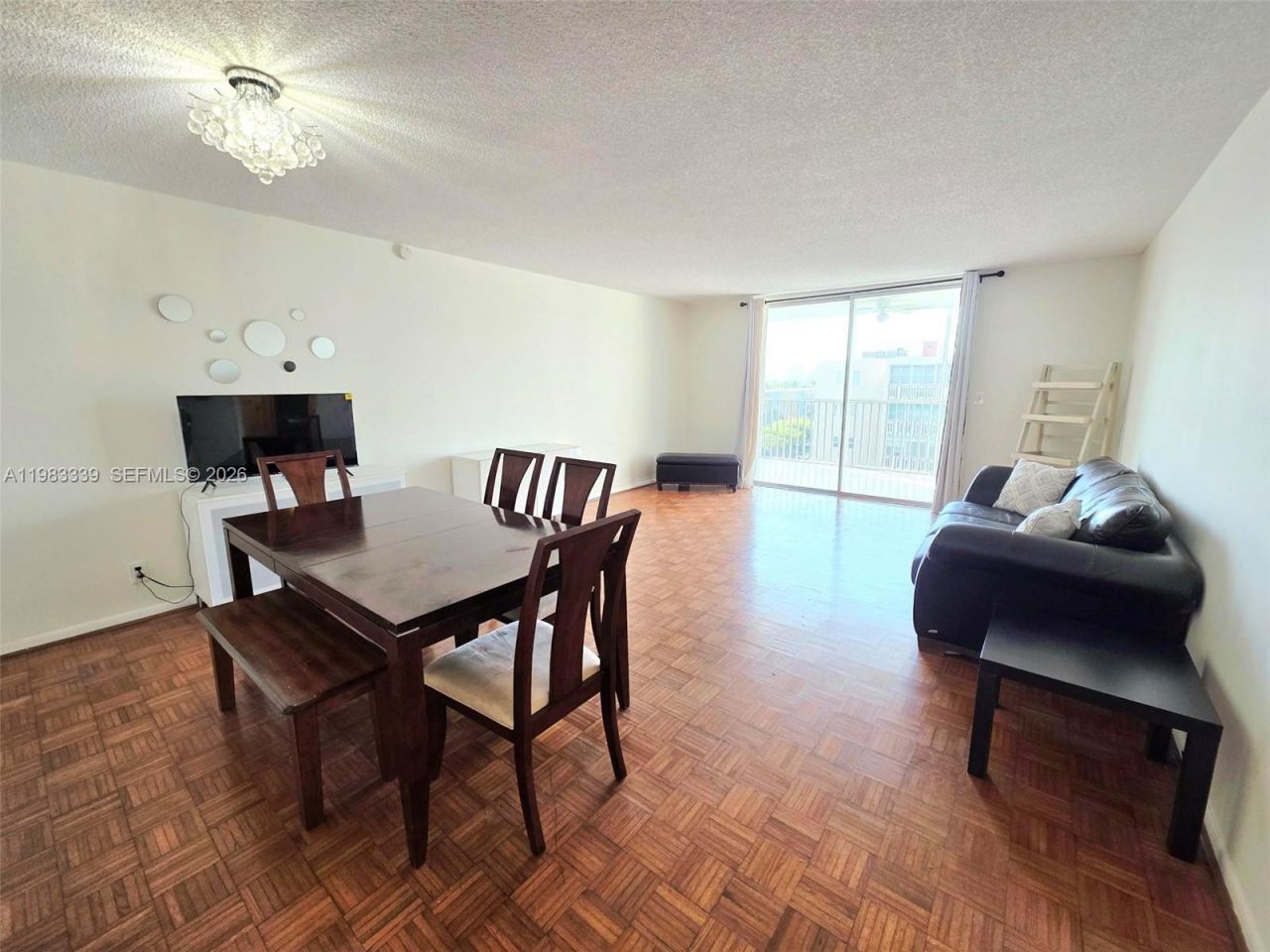 319 NE 14th Ave, Unit 702, Hallandale Beach, FL 33009 Photo