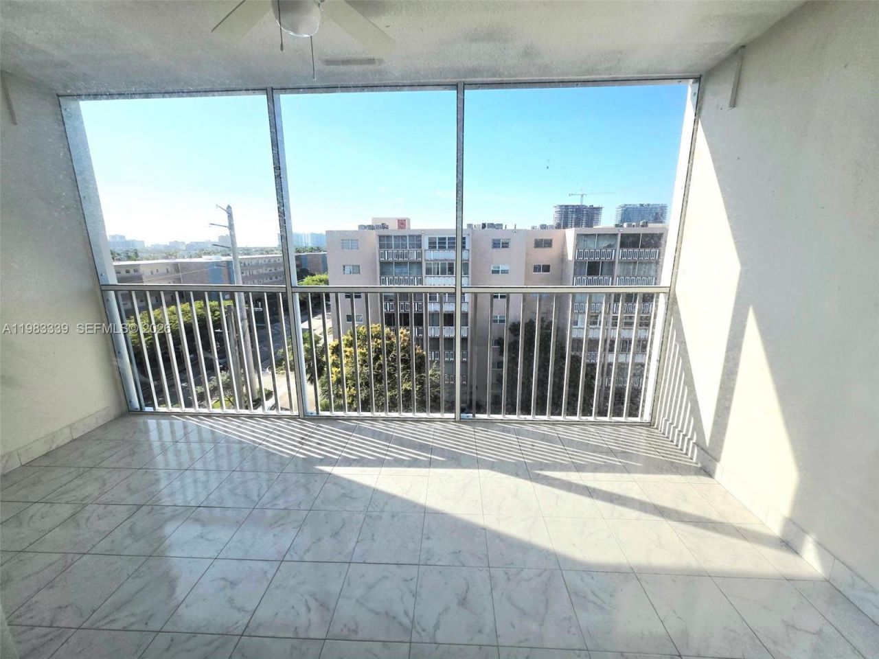 319 NE 14th Ave, Unit 702, Hallandale Beach, FL 33009 Photo